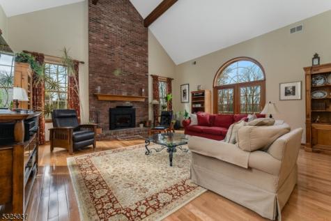 73 Old Mountain Road Clinton NJ 08833