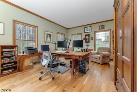 73 Old Mountain Road Clinton NJ 08833