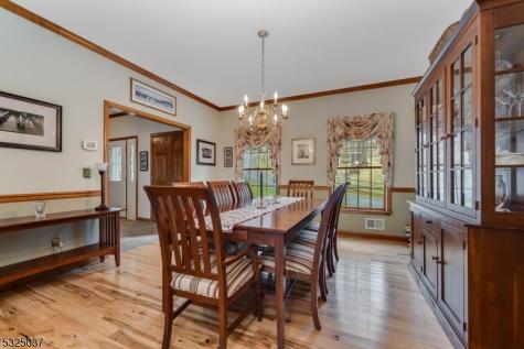 73 Old Mountain Road Clinton NJ 08833