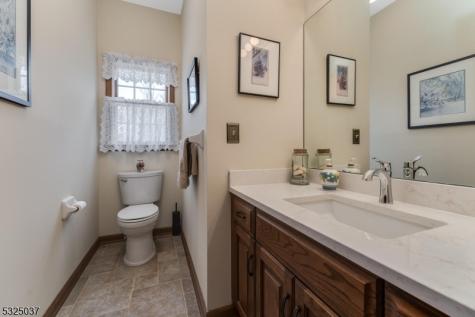 73 Old Mountain Road Clinton NJ 08833