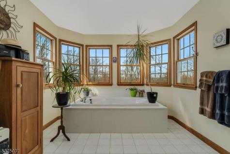73 Old Mountain Road Clinton NJ 08833