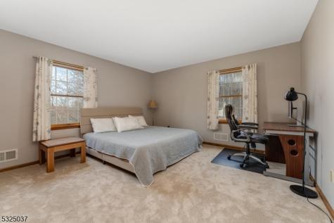 73 Old Mountain Road Clinton NJ 08833