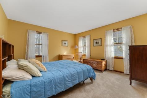 73 Old Mountain Road Clinton NJ 08833