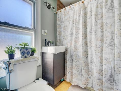 40 Bruen Avenue Irvington NJ 07111