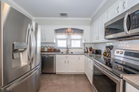 19 Bond Place West Caldwell NJ 07006