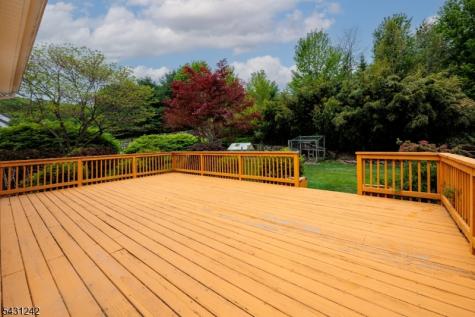 8 Overlook Drive Riverdale NJ 07457