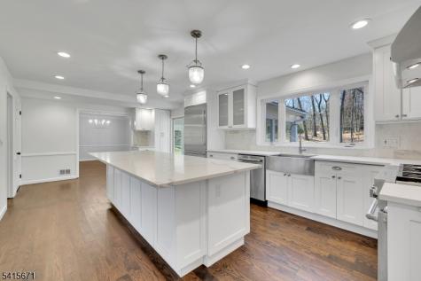 54 Robin Glen Road Watchung NJ 07069