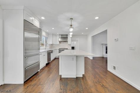 54 Robin Glen Road Watchung NJ 07069