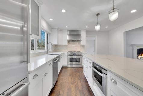 54 Robin Glen Road Watchung NJ 07069