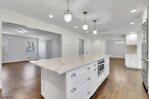 54 Robin Glen Road Watchung NJ 07069