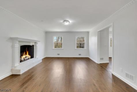 54 Robin Glen Road Watchung NJ 07069