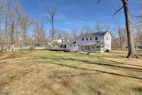 54 Robin Glen Road Watchung NJ 07069