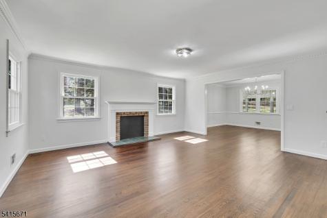 54 Robin Glen Road Watchung NJ 07069