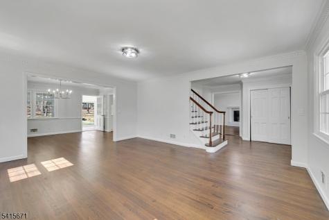 54 Robin Glen Road Watchung NJ 07069