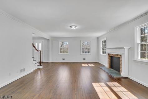 54 Robin Glen Road Watchung NJ 07069