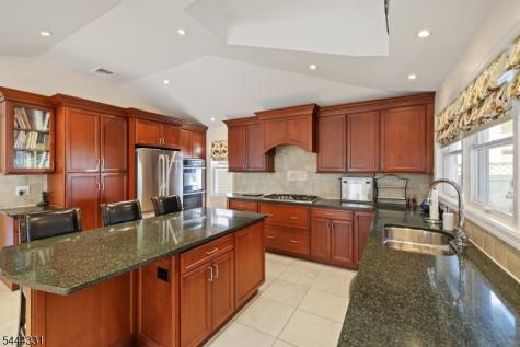 99 Lynwood Road Verona NJ 07044
