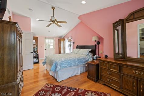 99 Lynwood Road Verona NJ 07044