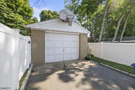 99 Lynwood Road Verona NJ 07044
