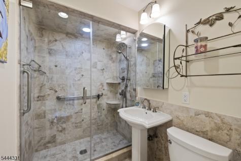 99 Lynwood Road Verona NJ 07044