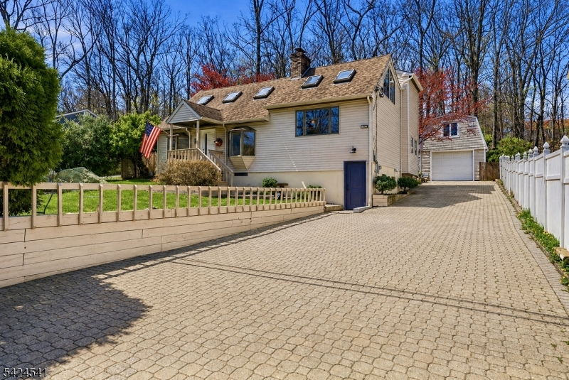 7 Pathfinder Trail Jefferson NJ 07885