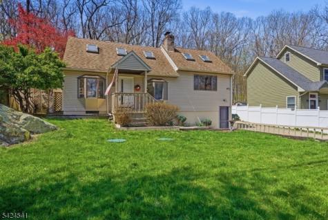 7 Pathfinder Trail Jefferson NJ 07885