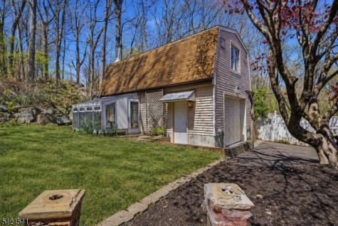 7 Pathfinder Trail Jefferson NJ 07885
