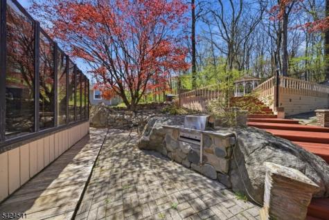 7 Pathfinder Trail Jefferson NJ 07885
