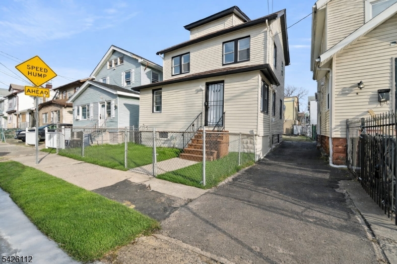 162 Columbia Avenue Newark NJ 07106