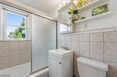 128 Livingston Road Linden NJ 07036