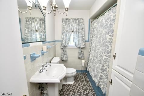 6 Wilrue Parkway Pequannock NJ 07444