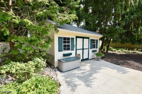 6 Wilrue Parkway Pequannock NJ 07444