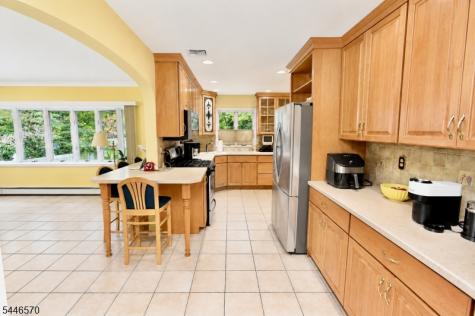 6 Wilrue Parkway Pequannock NJ 07444