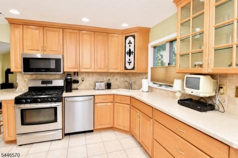 6 Wilrue Parkway Pequannock NJ 07444