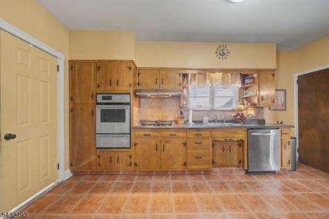 101 Chamberlain Avenue Paterson NJ 07502