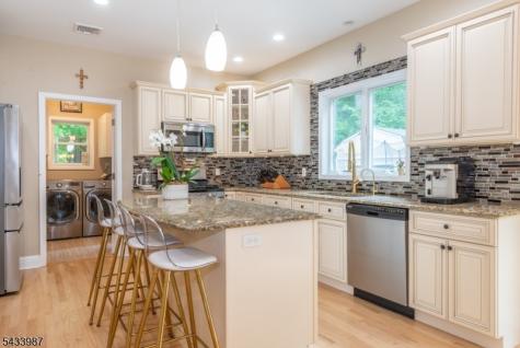 88 Mathews Avenue Riverdale NJ 07457