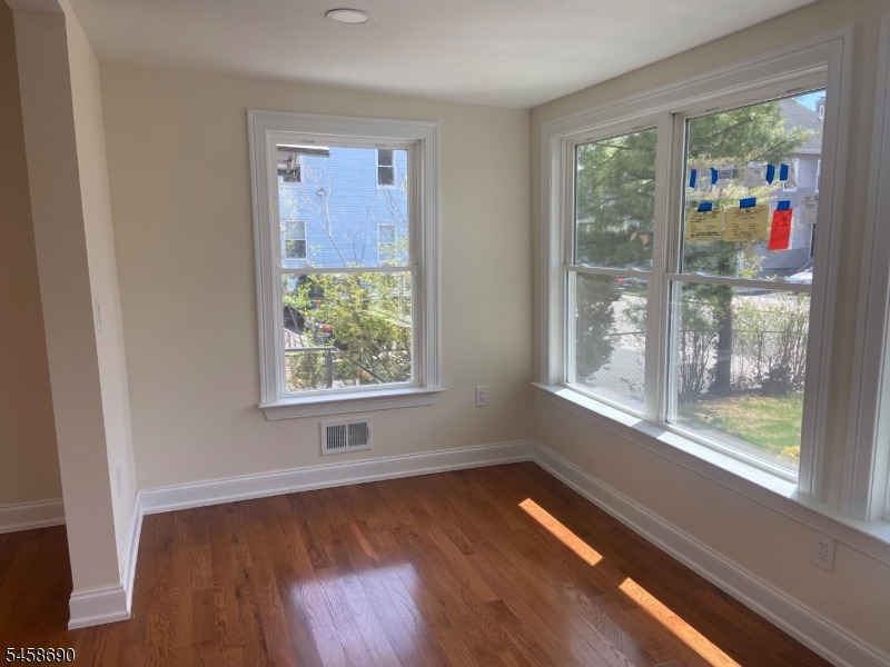 6 Melrose Avenue East Orange NJ 07018