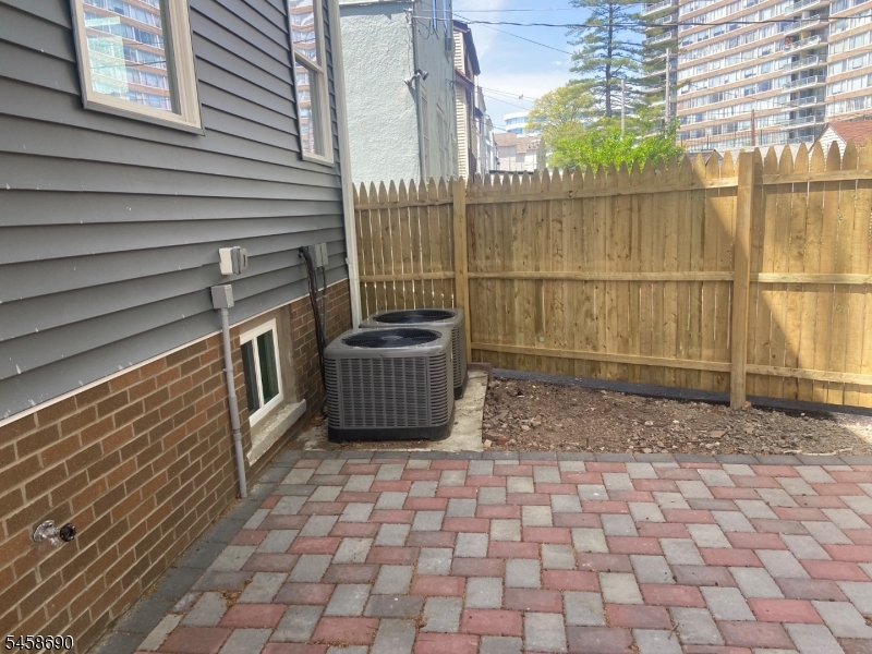 6 Melrose Avenue East Orange NJ 07018