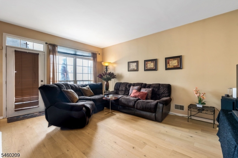 40 Champlain Way Franklin NJ 08823