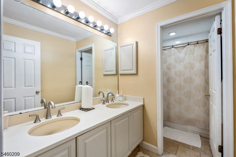 40 Champlain Way Franklin NJ 08823