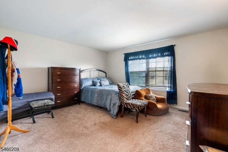 40 Champlain Way Franklin NJ 08823