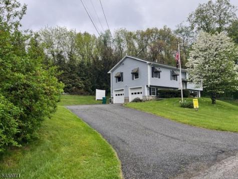 33 Circle Drive Hamburg NJ 07419