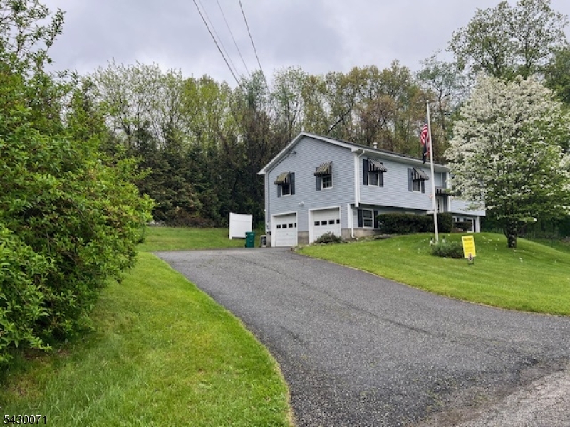 33 Circle Drive Hamburg NJ 07419