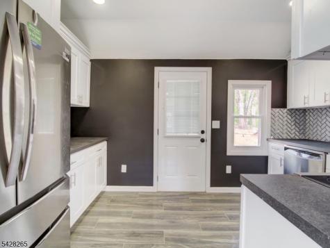 4 Emmans Road Roxbury NJ 07852