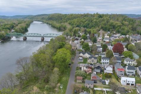 20 Maple Street Milford NJ 08848