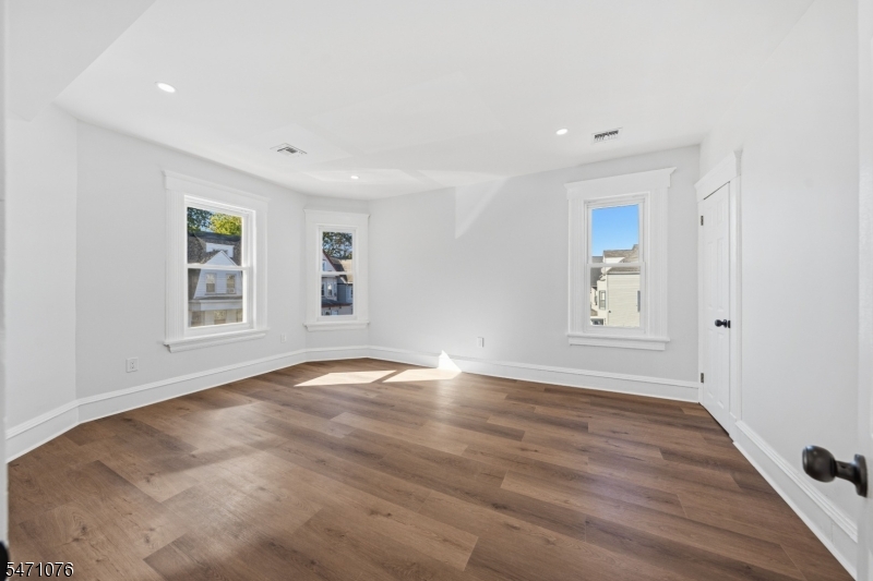 32 New Street East Orange NJ 07017
