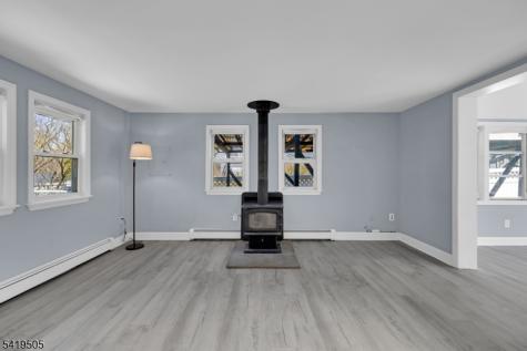 28 Oriole Road Jefferson NJ 07438