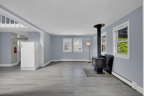 28 Oriole Road Jefferson NJ 07438