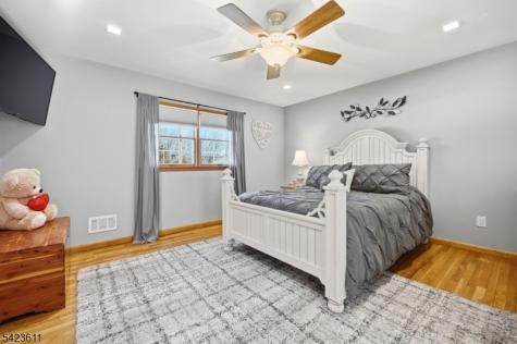 165 Page Drive Oakland NJ 07436