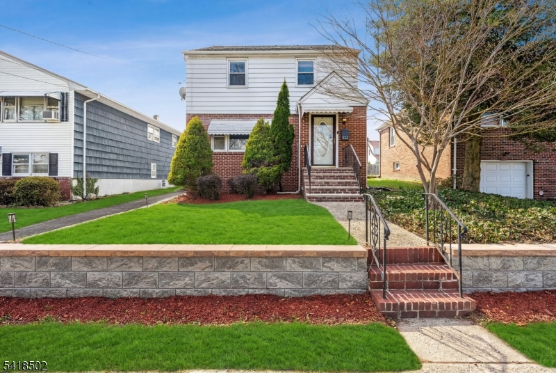 522 Thompson Avenue Roselle NJ 07203