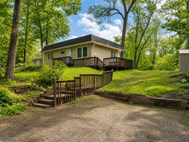 912 E Walnut Drive Stillwater NJ 07860